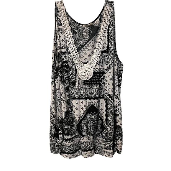 LAVISH SLEEVELESS PULL-OVER V-NECKLINE BLOUSE, WOMENS, 2XL, BLACK/WHITE ABSTRACT - Picture 1 of 7